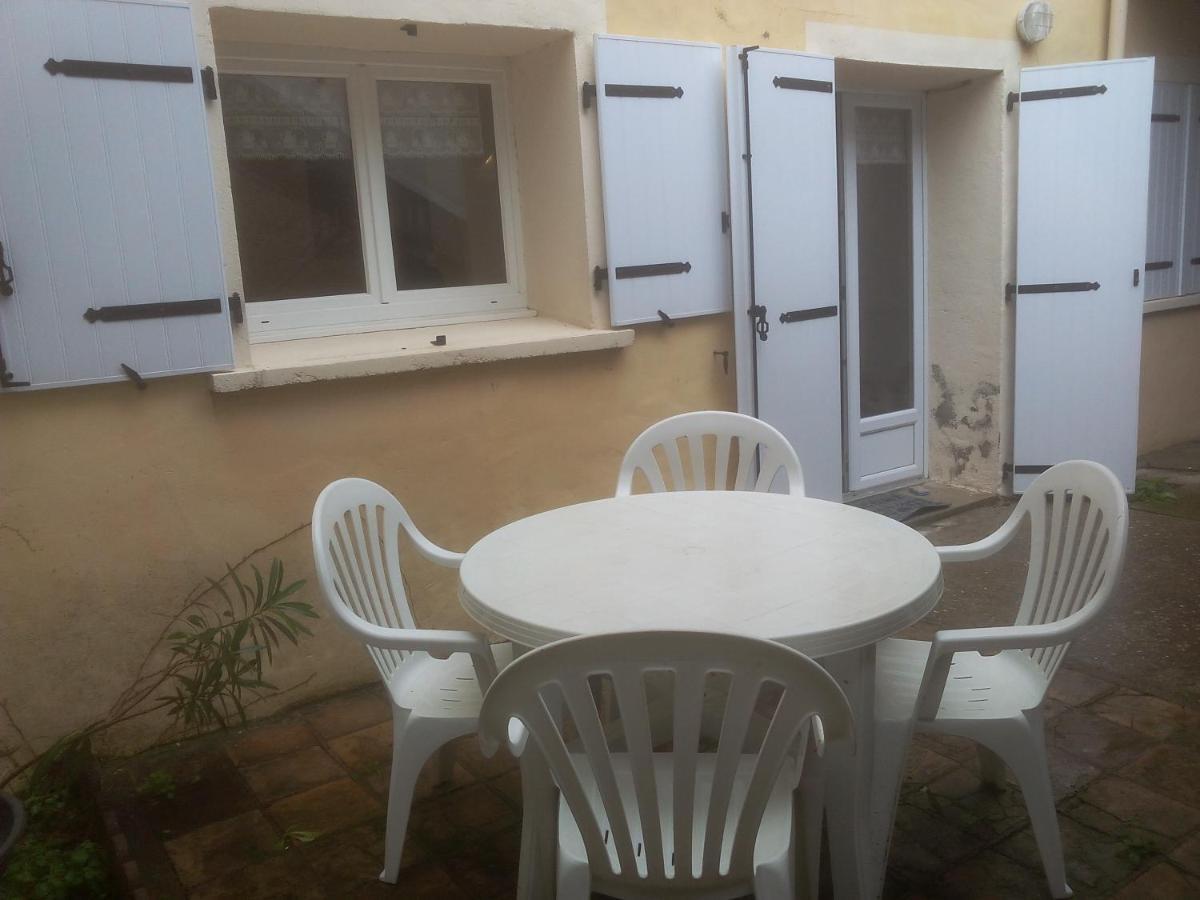 Maison De Village Entre Mer Et Montagne Roujan Buitenkant foto